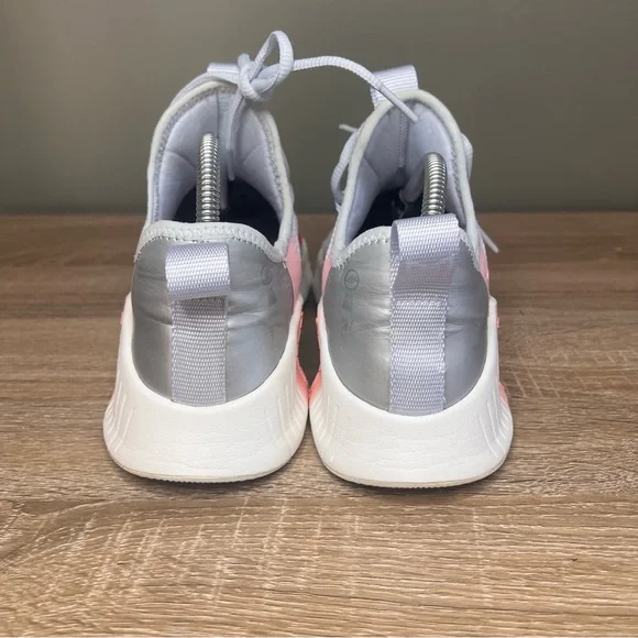 Nike Free Metcon 3 Womens 9 Football Grey Bright Crimson Training Shoes - Picture 5 of 7